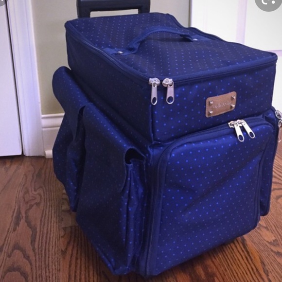 Stella and dot Jewelry travel Rollie bag. Never used. Perfect for shows - Picture 3 of 4